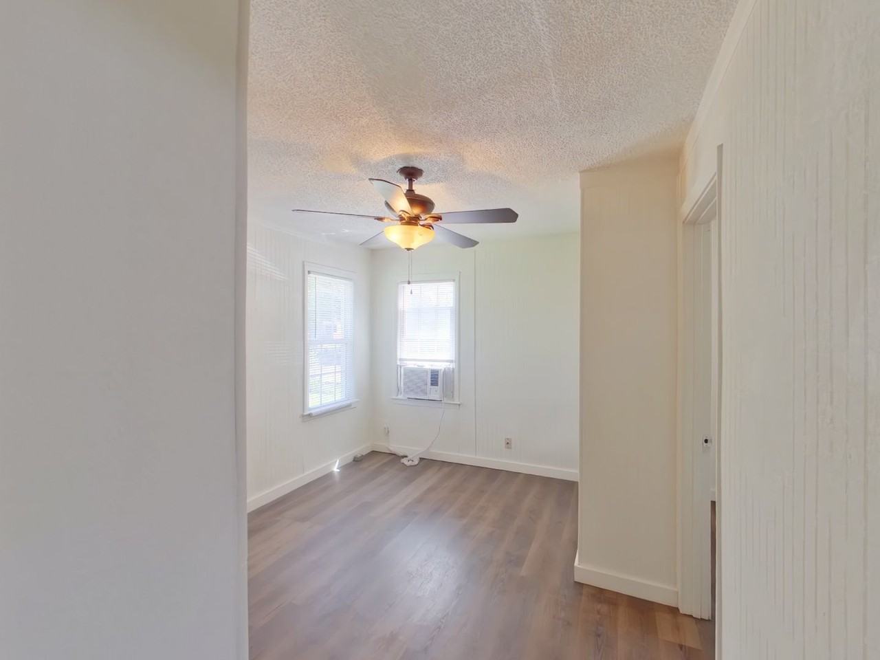 1608 1/2 S Martinson Ave #1 - Photo 3 of 7