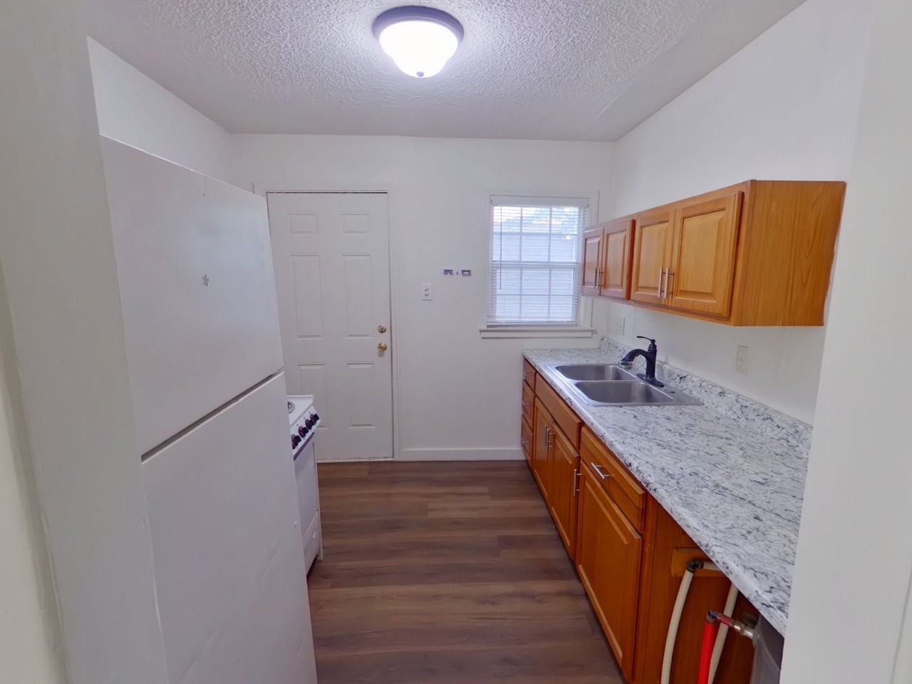 1608 1/2 S Martinson Ave #1 - Photo 4 of 7