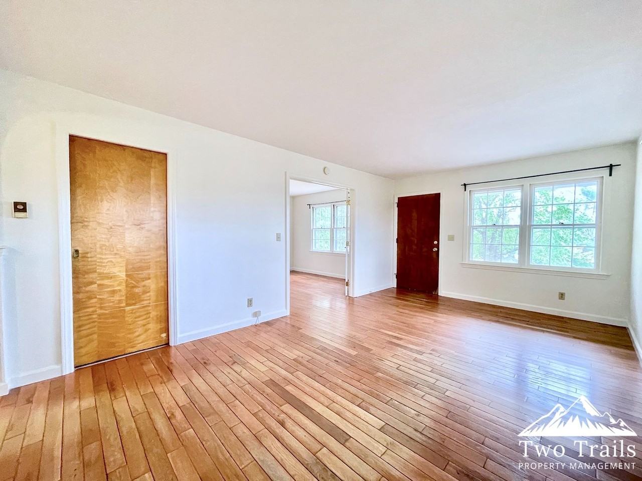 1044 Shipp St - Photo 5 of 13