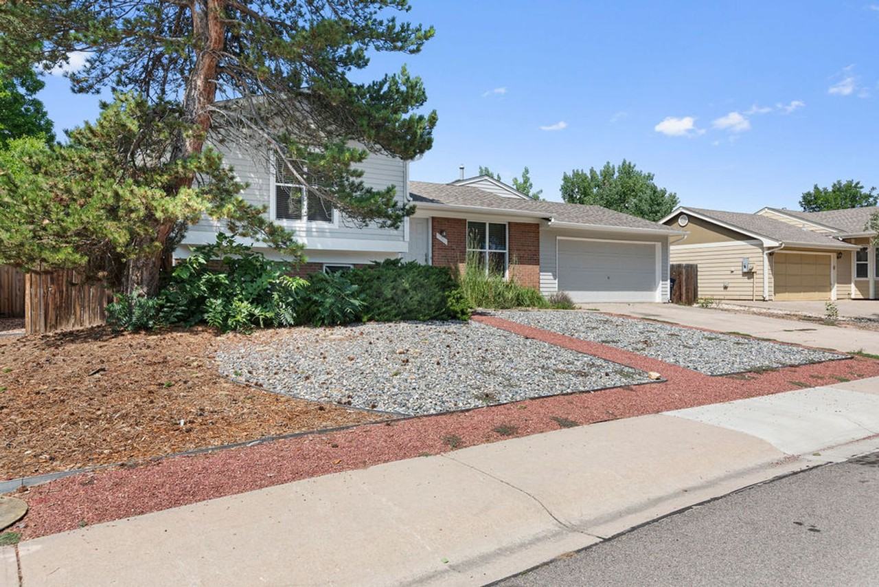 4513 Goshawk Dr - Photo 4 of 36