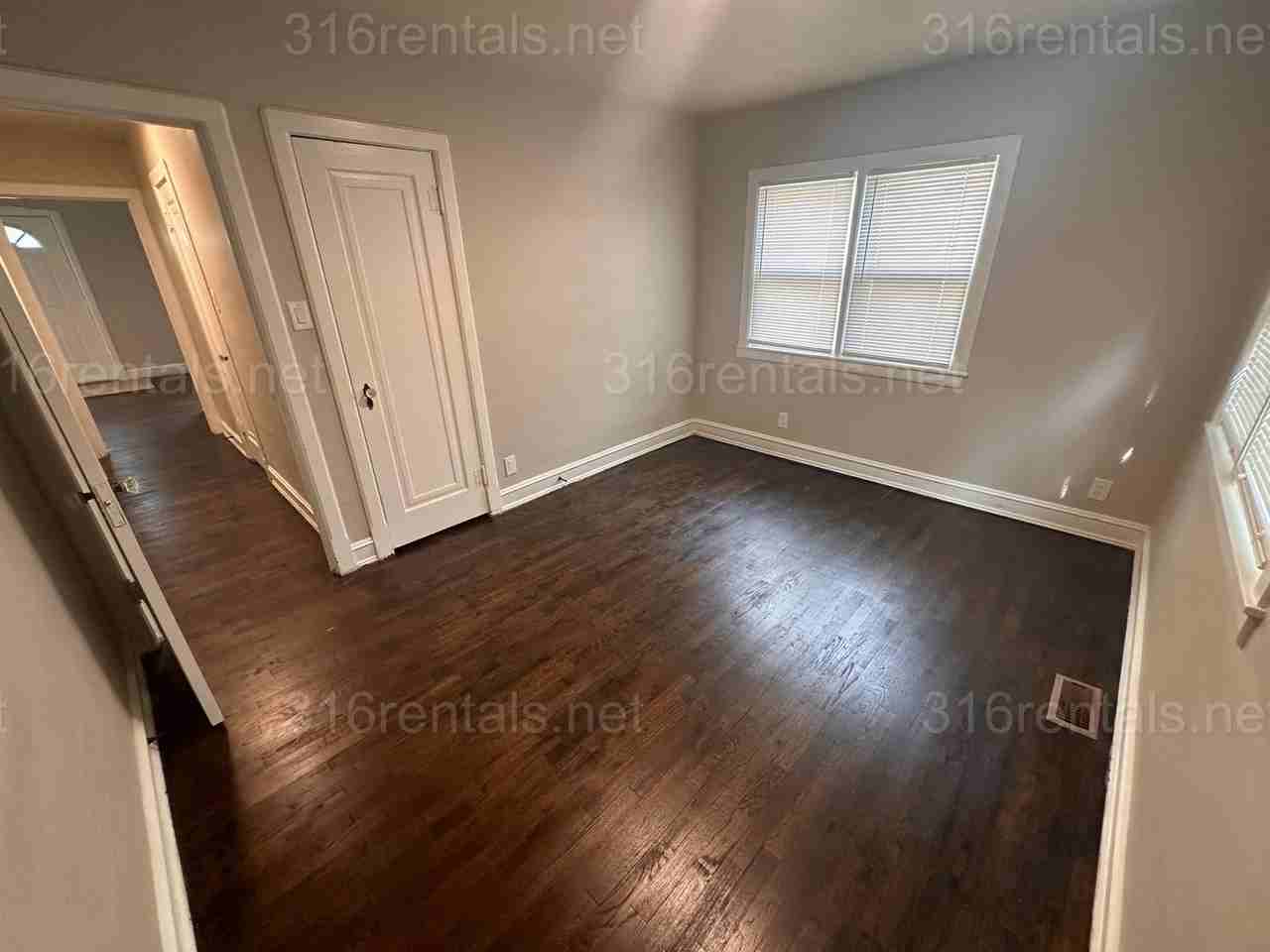 2915 W Douglas Ave - Photo 7 of 12