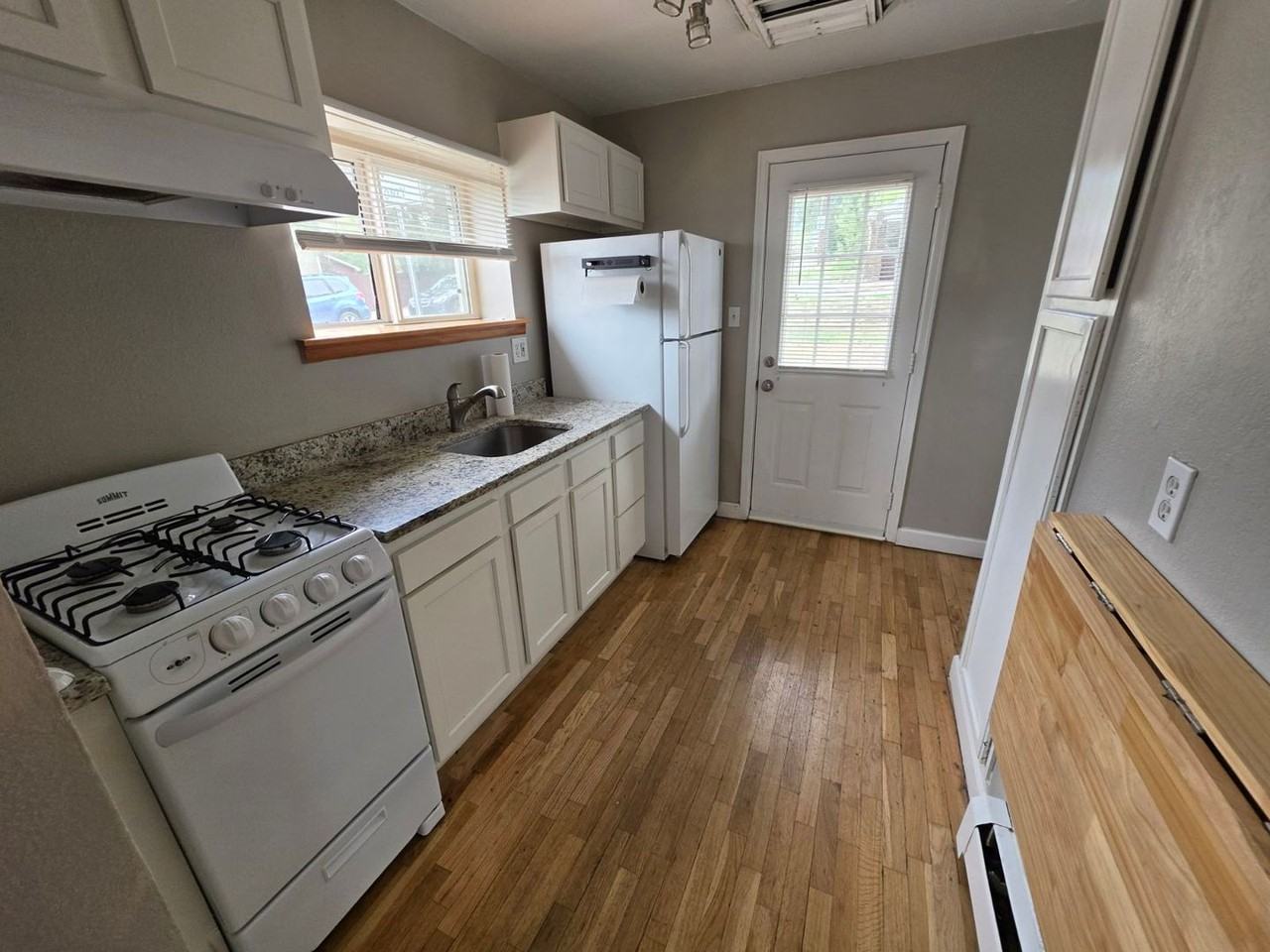 3100 S Lincoln St - Photo 3 of 8