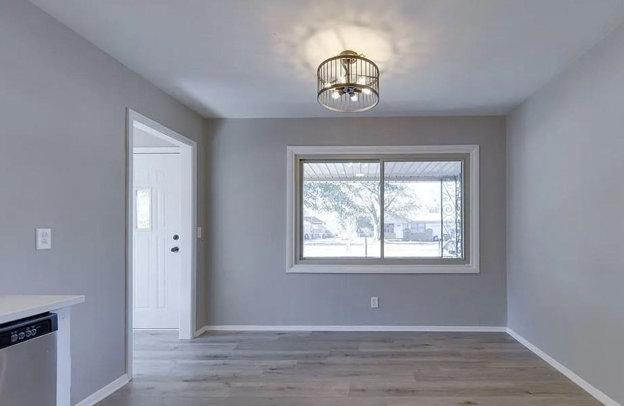 236 N Sunnyside Rd - Photo 2 of 18