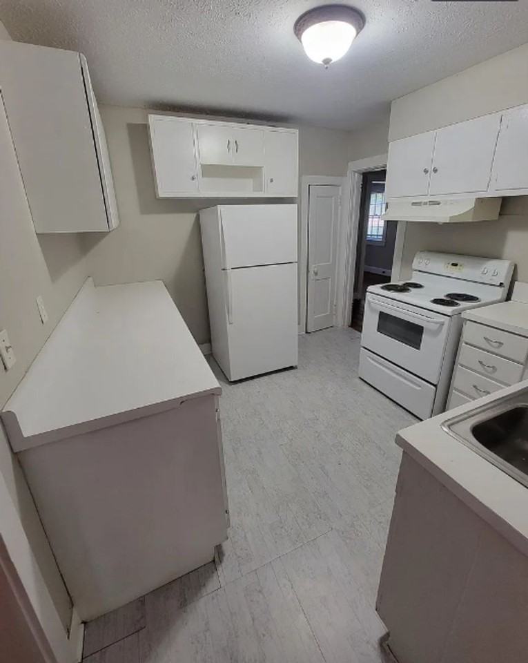 825 Kirkwood Ave - Photo 6 of 13