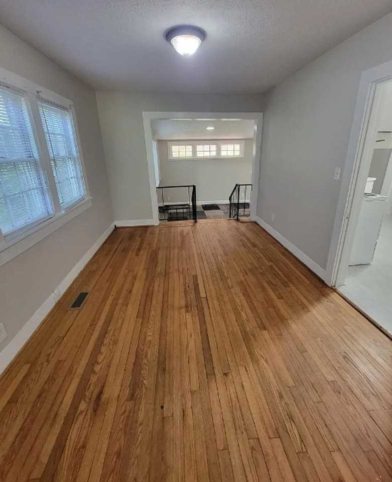 825 Kirkwood Ave - Photo 4 of 13
