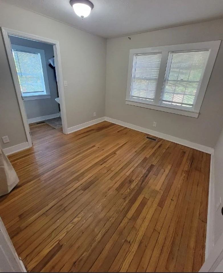 825 Kirkwood Ave - Photo 5 of 13