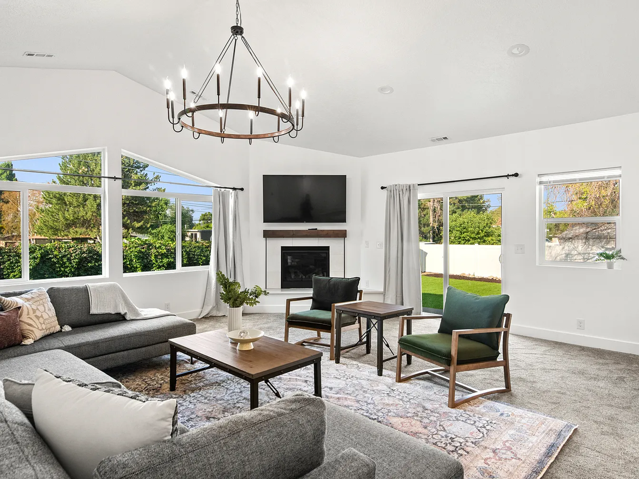 940 E Buddlea Dr - Photo 2 of 11