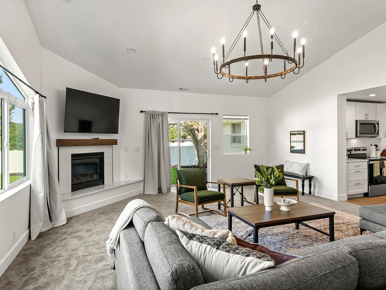 940 E Buddlea Dr - Photo 3 of 11