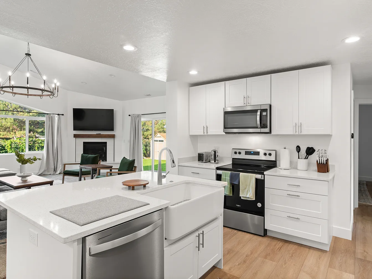 940 E Buddlea Dr - Photo 5 of 11