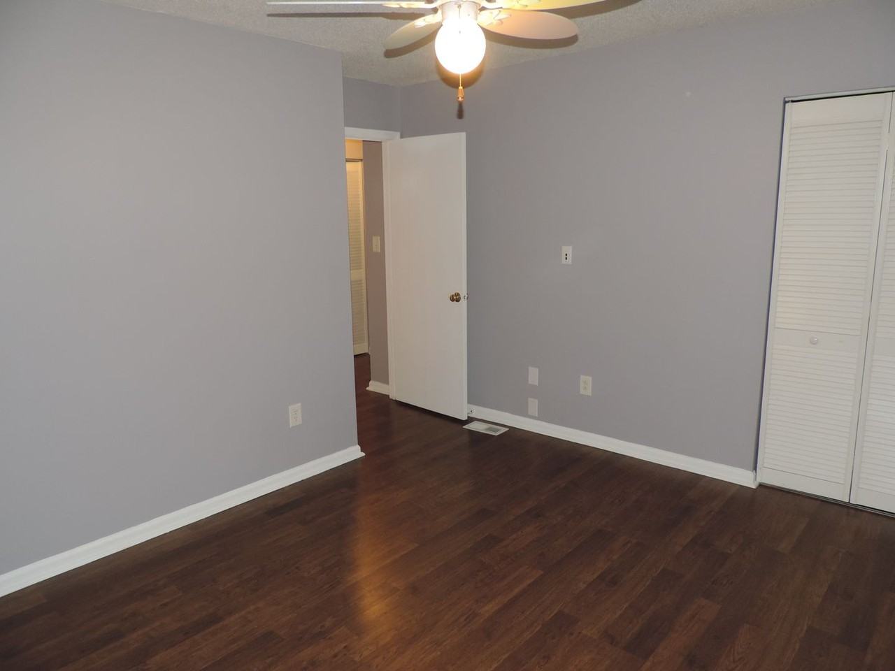 8807 Hunter Ridge Dr - Photo 5 of 27