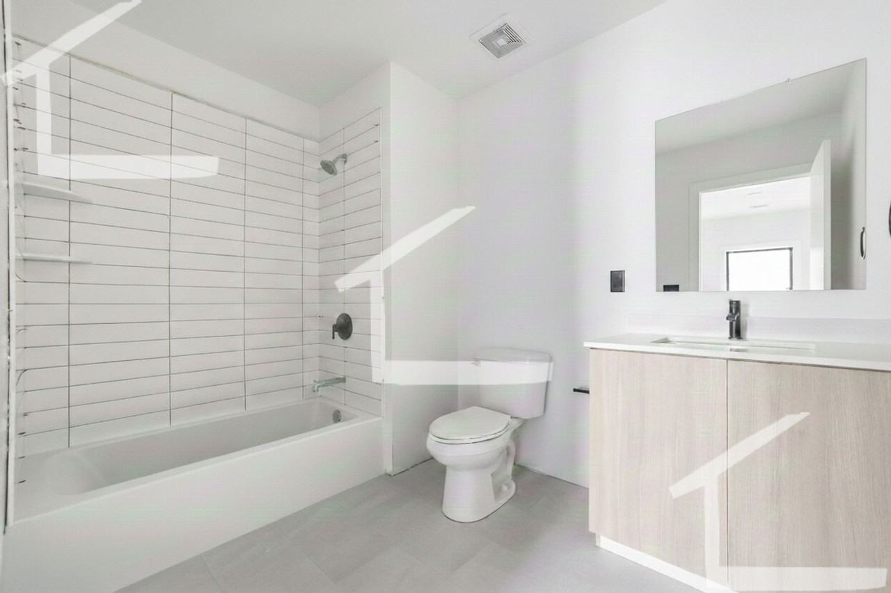 1025 Commonwealth Ave - Photo 3 of 11