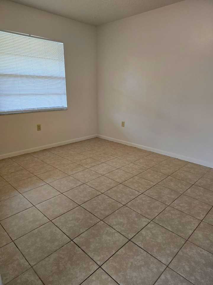 1516 Tuttle St - Photo 6 of 9