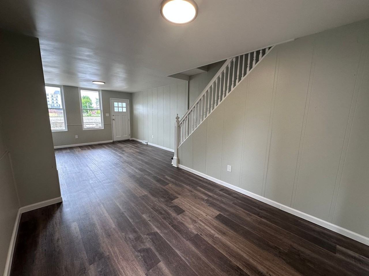 133 Stevens Ave - Photo 2 of 10