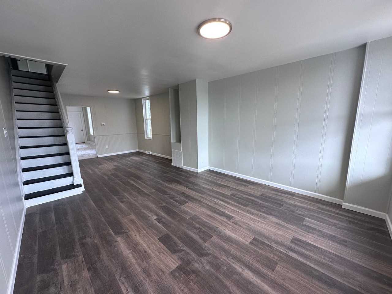 133 Stevens Ave - Photo 3 of 10