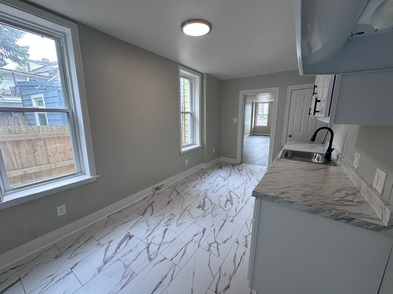 133 Stevens Ave - Photo 4 of 10