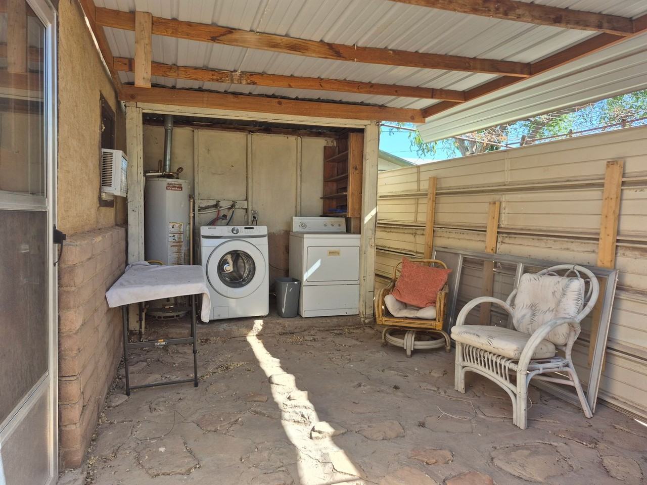 1207 1/2 N Florida Ave - Photo 2 of 6