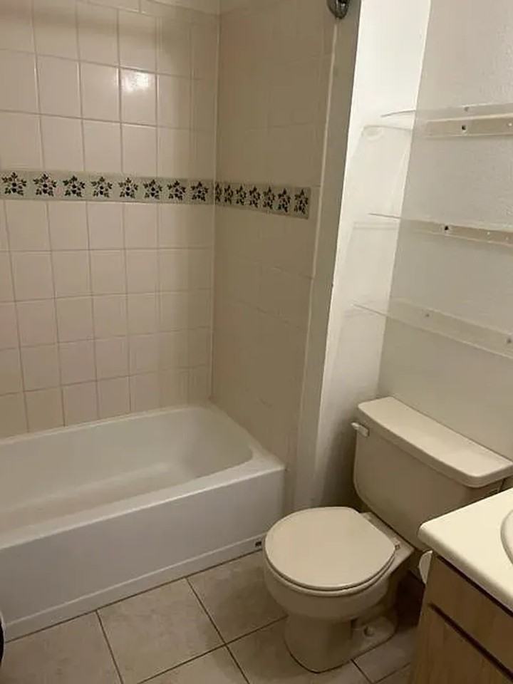 1300 Iris St #203 - Photo 4 of 10