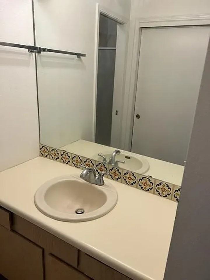 1300 Iris St #203 - Photo 6 of 10
