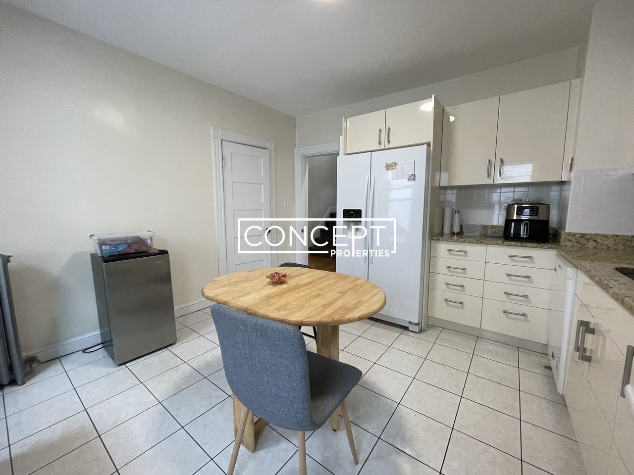 61 Fairbanks St #2 - Photo 3 of 27