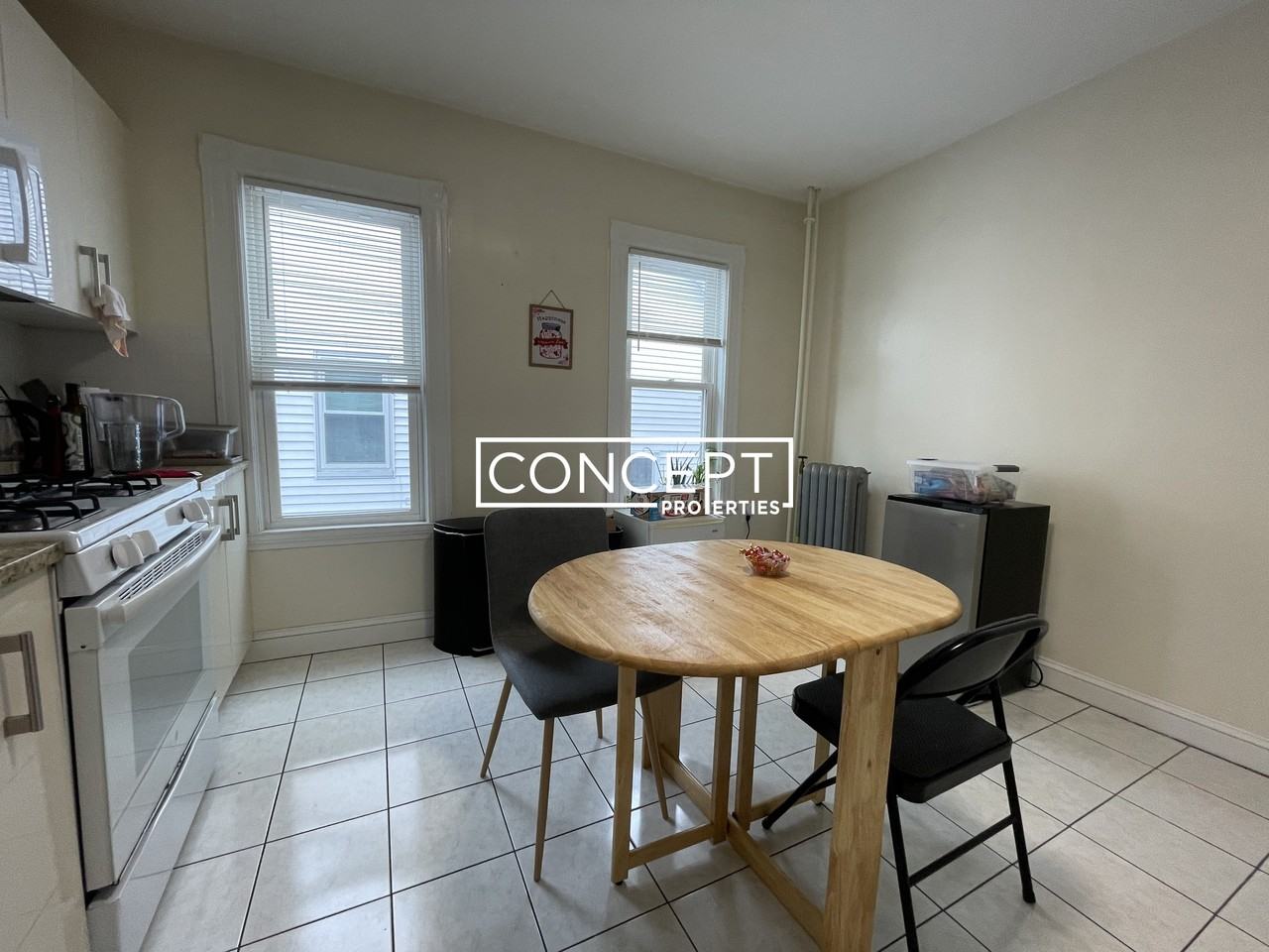 61 Fairbanks St #2 - Photo 4 of 27