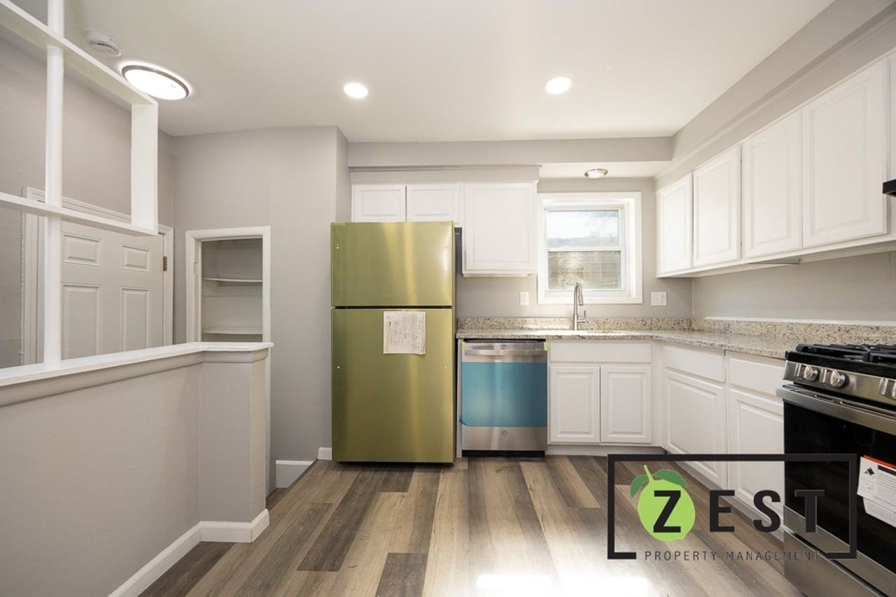 30010 Hazelwood St - Photo 3 of 24