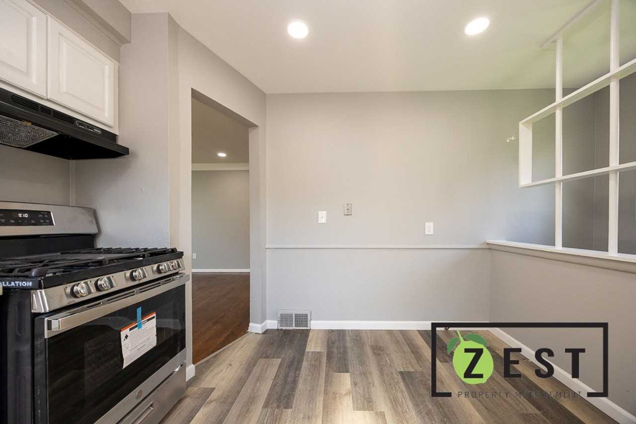 30010 Hazelwood St - Photo 4 of 24