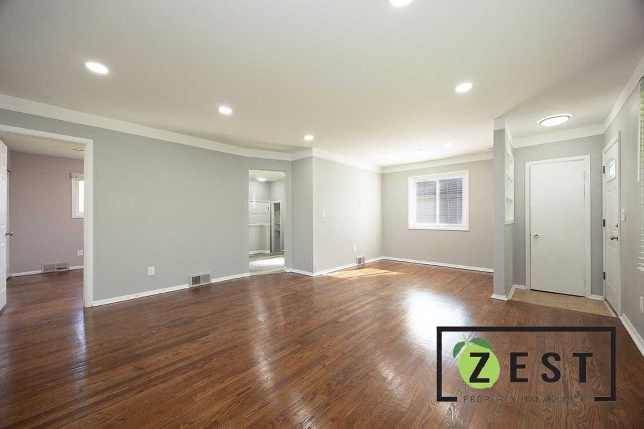 30010 Hazelwood St - Photo 5 of 24