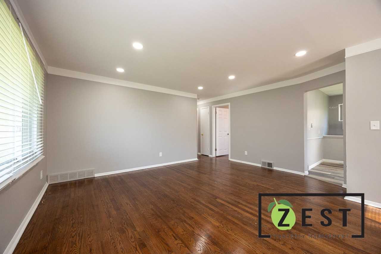 30010 Hazelwood St - Photo 6 of 24