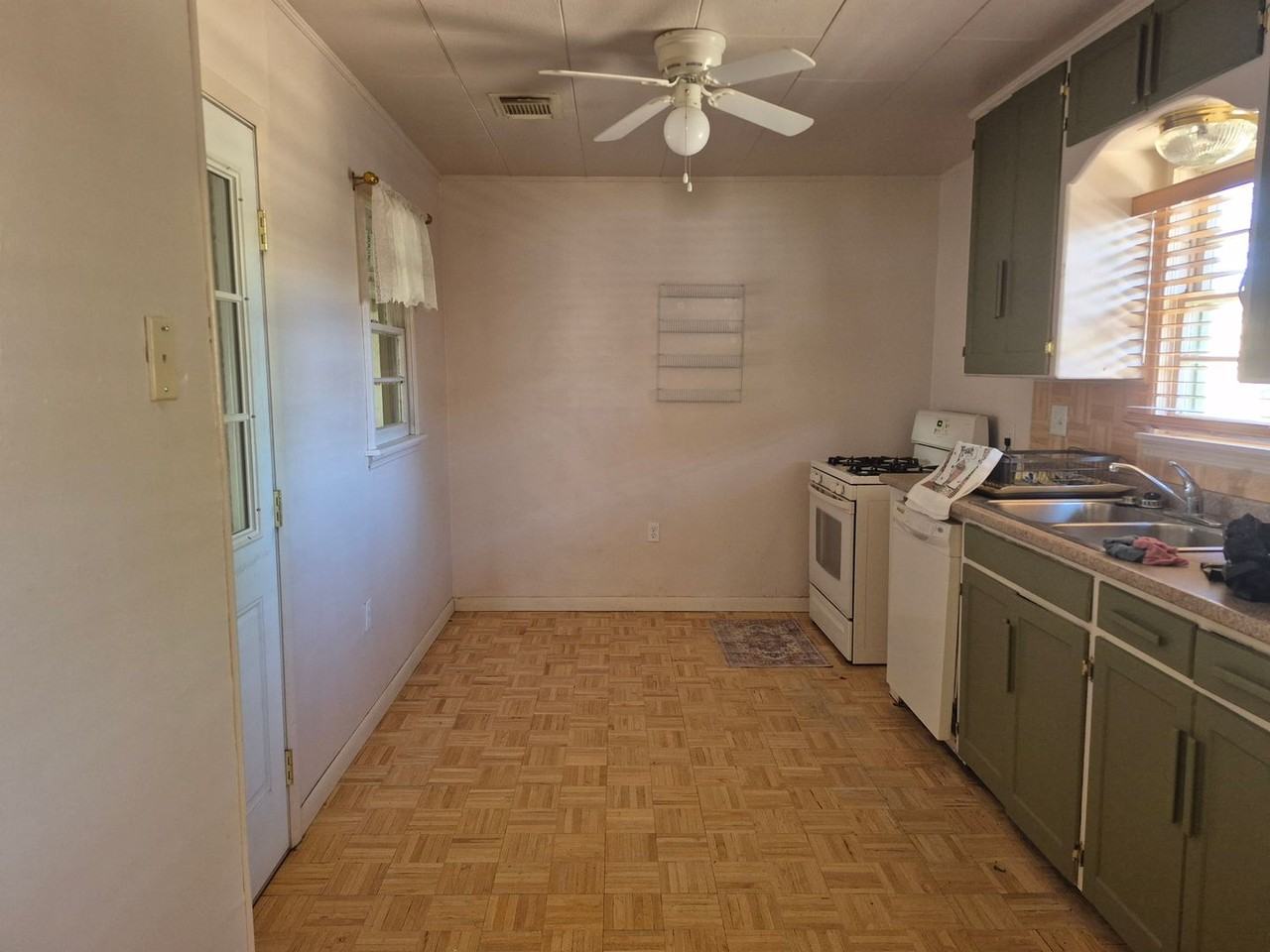 1209 N Florida Ave - Photo 3 of 10