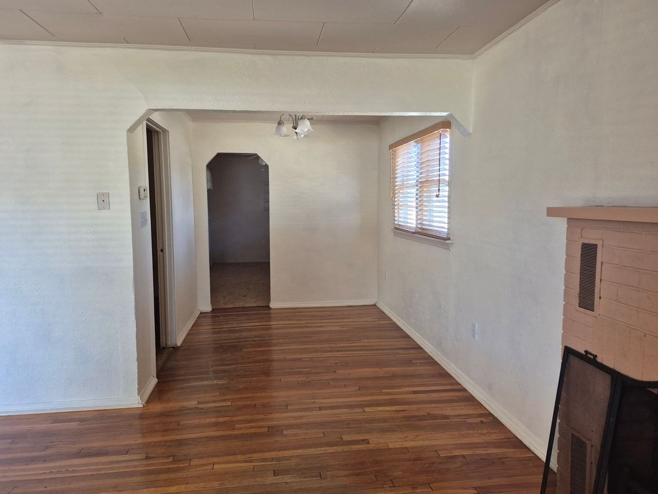 1209 N Florida Ave - Photo 4 of 10