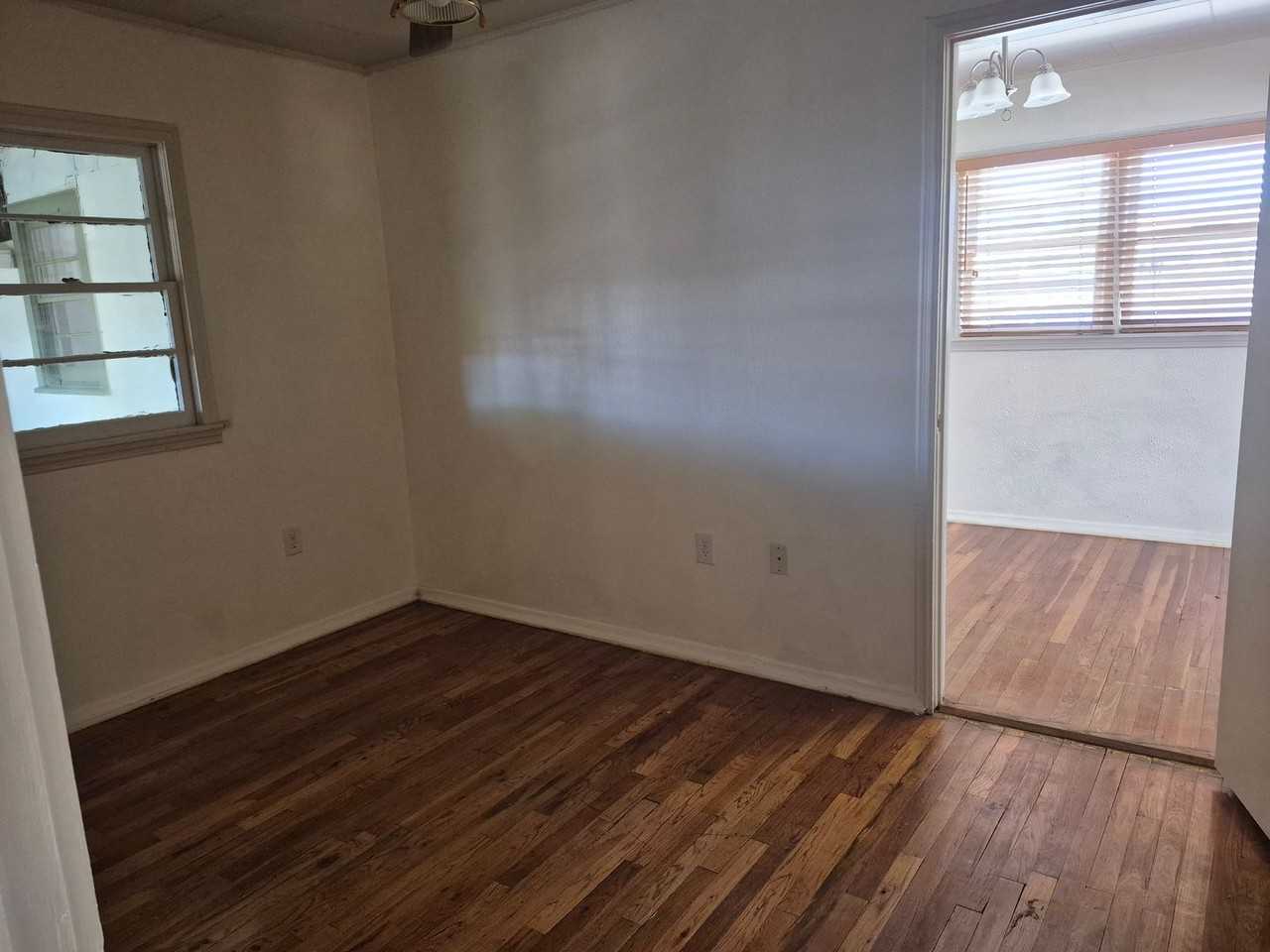 1209 N Florida Ave - Photo 5 of 10