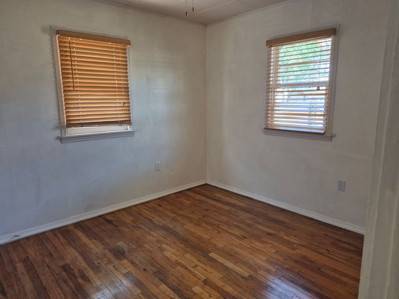 1209 N Florida Ave - Photo 7 of 10