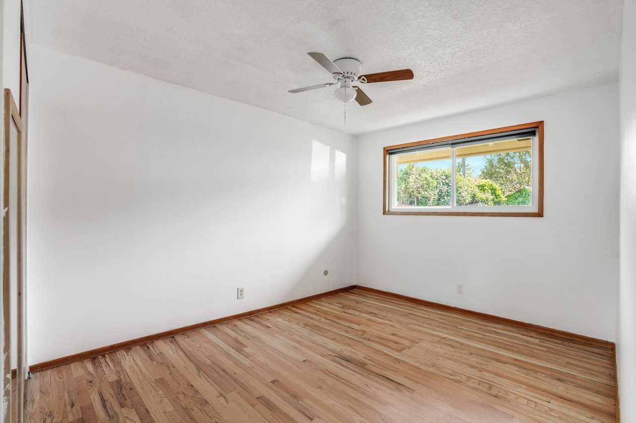 3210 Se Sherrett St - Photo 7 of 12