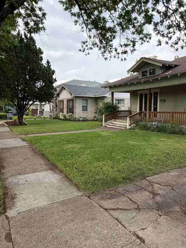 314 S Waverly Dr - Photo 3 of 50