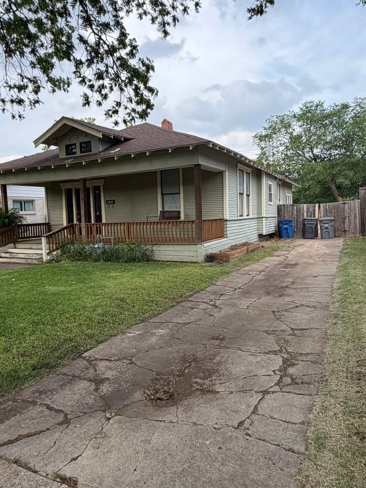 314 S Waverly Dr - Photo 5 of 50