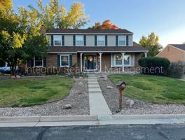 featured image of 1222 W Kettle Ave
