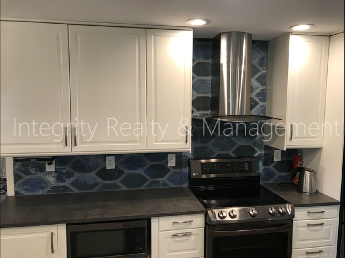 1222 W Kettle Ave - Photo 4 of 9