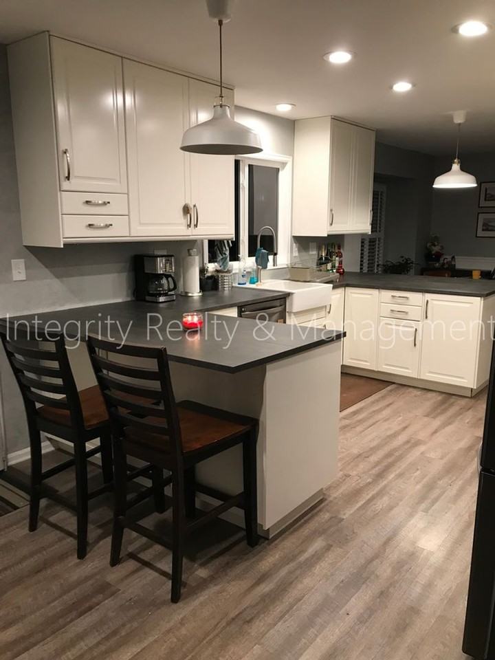 1222 W Kettle Ave - Photo 6 of 9