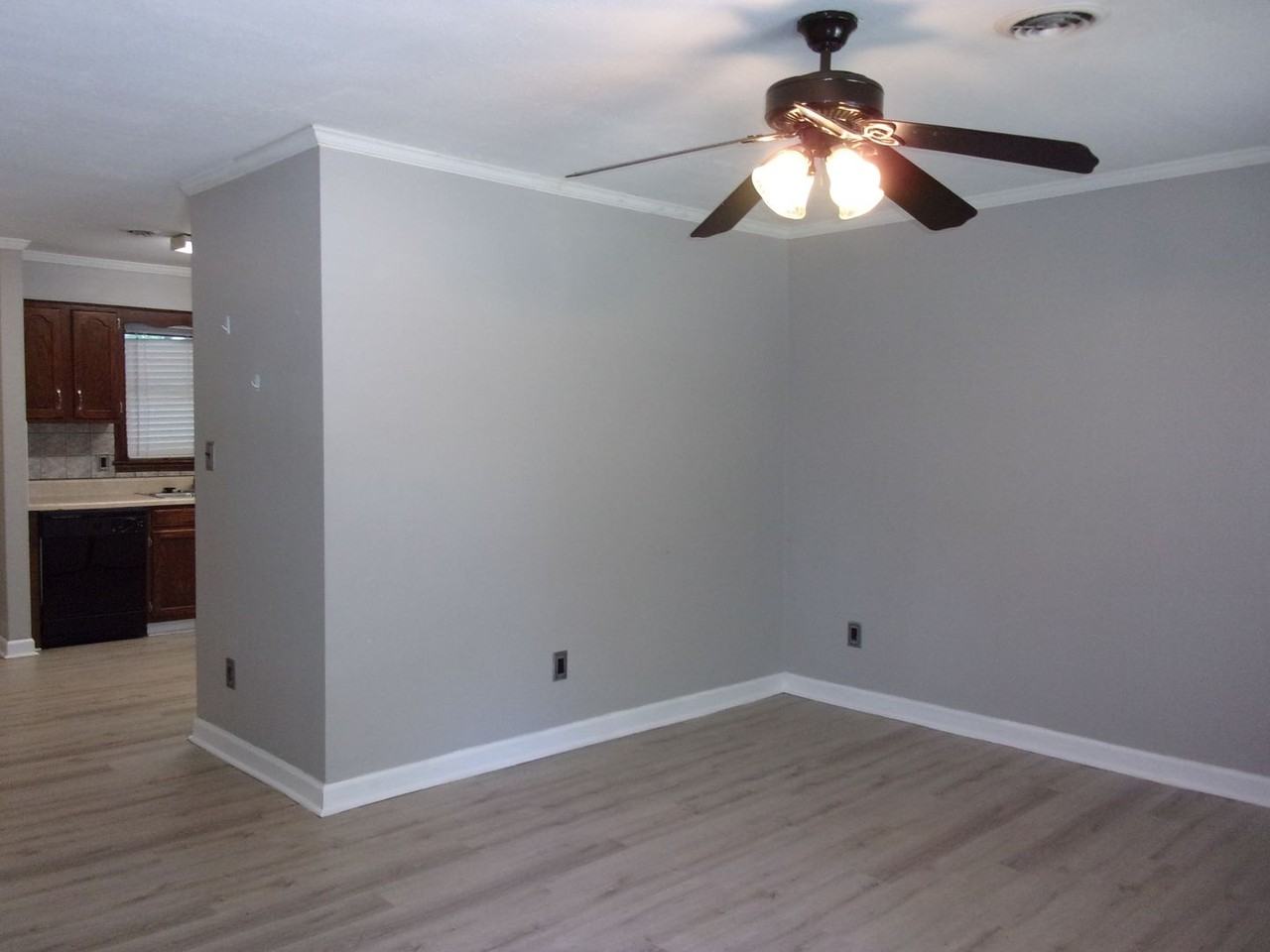 589 Cedarvilla Dr - Photo 2 of 15