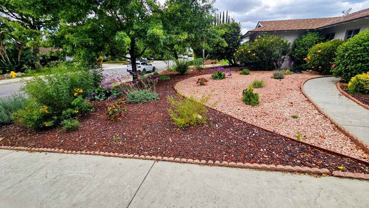 657 Aurora Dr - Photo 2 of 22