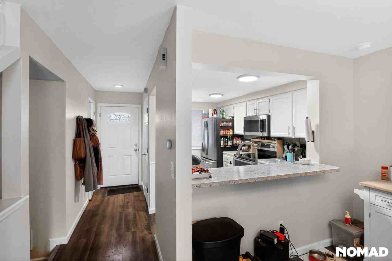 4239 S Mobile Cir - Photo 4 of 35