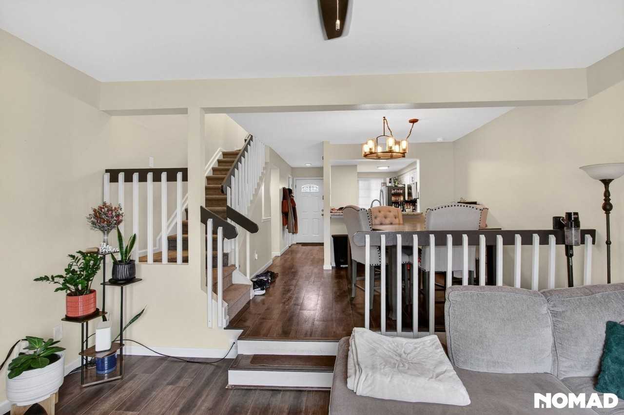 4239 S Mobile Cir - Photo 7 of 35