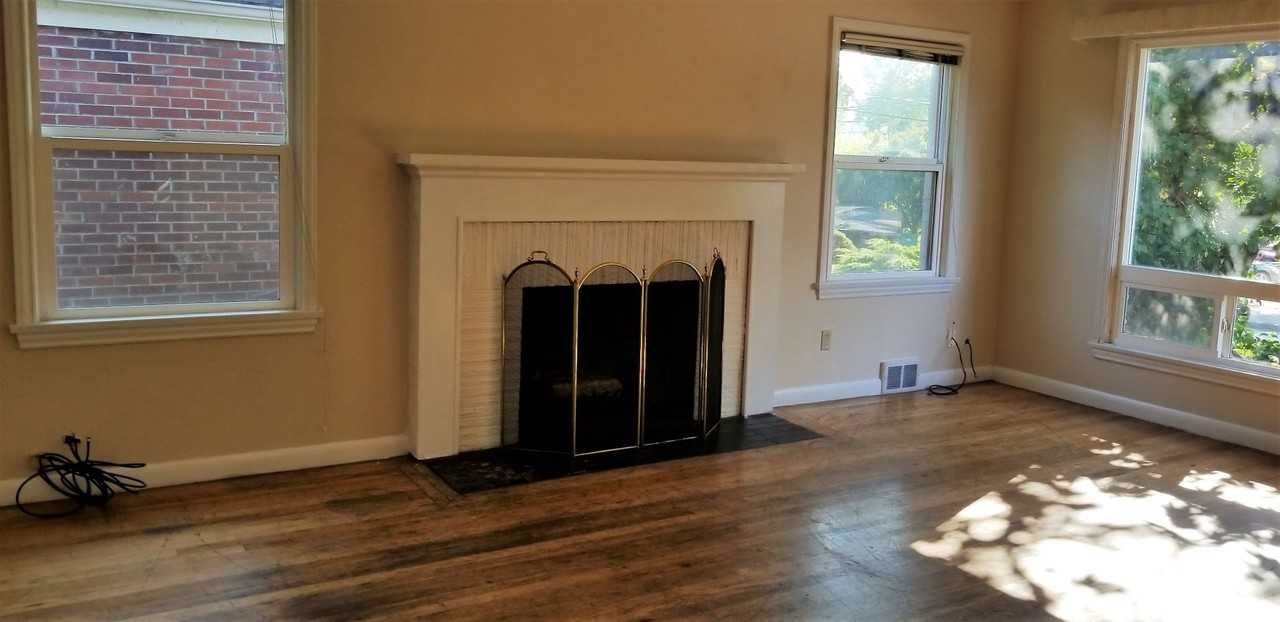 8624 Seward Park Ave S - Photo 3 of 36