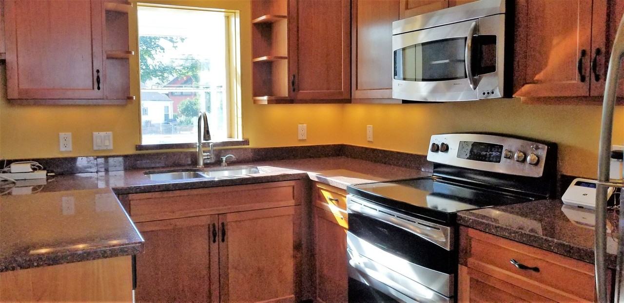 8624 Seward Park Ave S - Photo 4 of 36