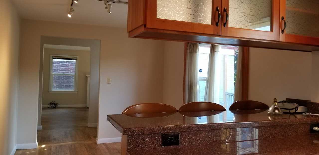 8624 Seward Park Ave S - Photo 7 of 36