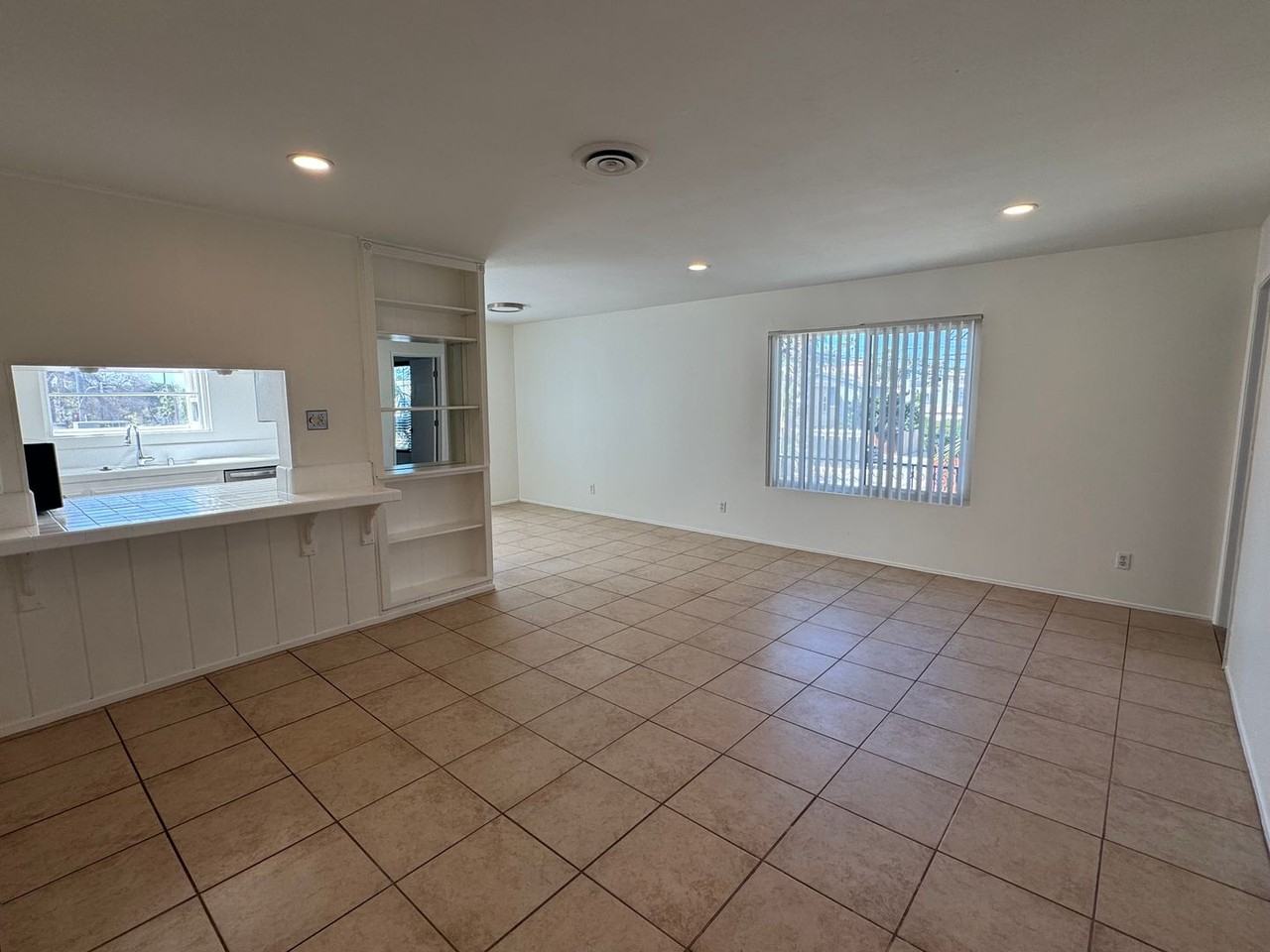 4445 Fanuel St - Photo 2 of 18