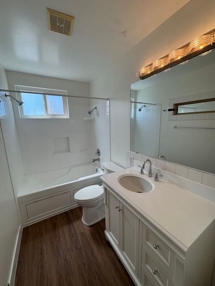 4445 Fanuel St - Photo 4 of 18