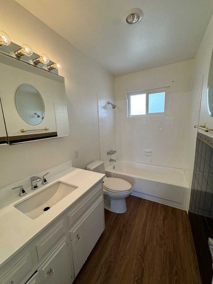 4445 Fanuel St - Photo 5 of 18