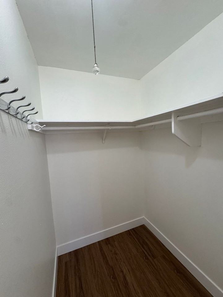 4445 Fanuel St - Photo 6 of 18