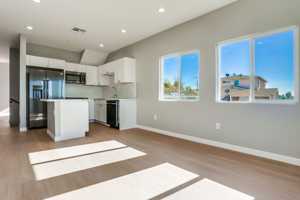 featured image of 2386 W Jewett St